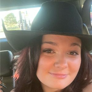 Meet your Posher, Ashlee